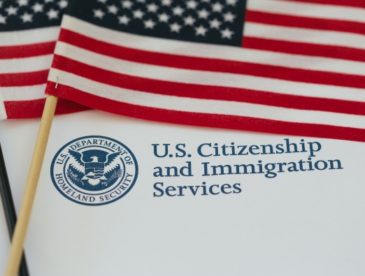 Ajuste de estatus migratorio - Firma de abogados de inmigración Inspira
